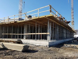 trwają prace przy poziome 2 budynków