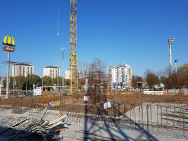 trwają prace przy poziome 2 budynków