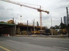 Szalowanie i zbrojenie płyt pomostowych nad ul. Słomińskiego.