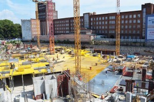 Ściany centrum fitness są już gotowe i powstaje część stropu nad kondygnacją -1