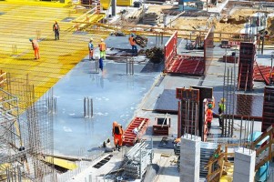 Ściany centrum fitness są już gotowe i powstaje część stropu nad kondygnacją -1