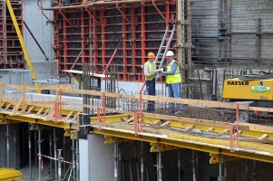 Ściany centrum fitness są już gotowe i powstaje część stropu nad kondygnacją -1