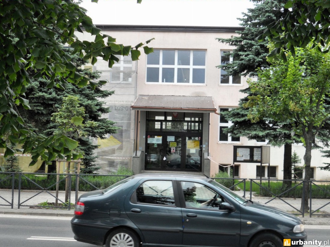 I Lo Im Władysława Broniewskiego I Liceum Ogólnokształcące im. Władysława Broniewskiego Bełchatów 1-ego