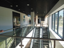 zdjęcie Parking z lokalami usługowo - handlowymi