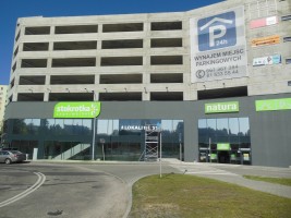 zdjęcie Parking z lokalami usługowo - handlowymi