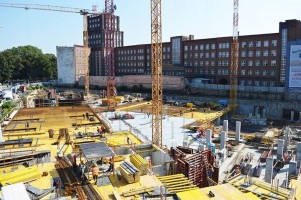 Robotnicy wykonali jedną czwartą szalunku stropu nad kondygnacją -1 ? po zabetonowaniu to będzie już podłoga poziomu ...